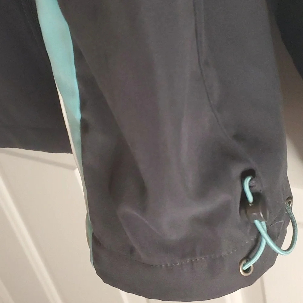 Green Tea Women's Athletic Windbreaker Full Zipper. Dark Grey and Teal - Picture 3 of 11